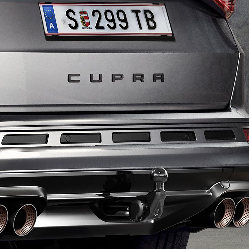 Detailansicht des CUPRA Ateca Hecks mit Anhängerkupplung