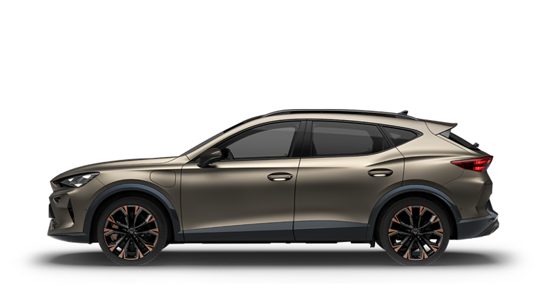 Seitenansicht eines bronzefarbenen CUPRA Formentor.