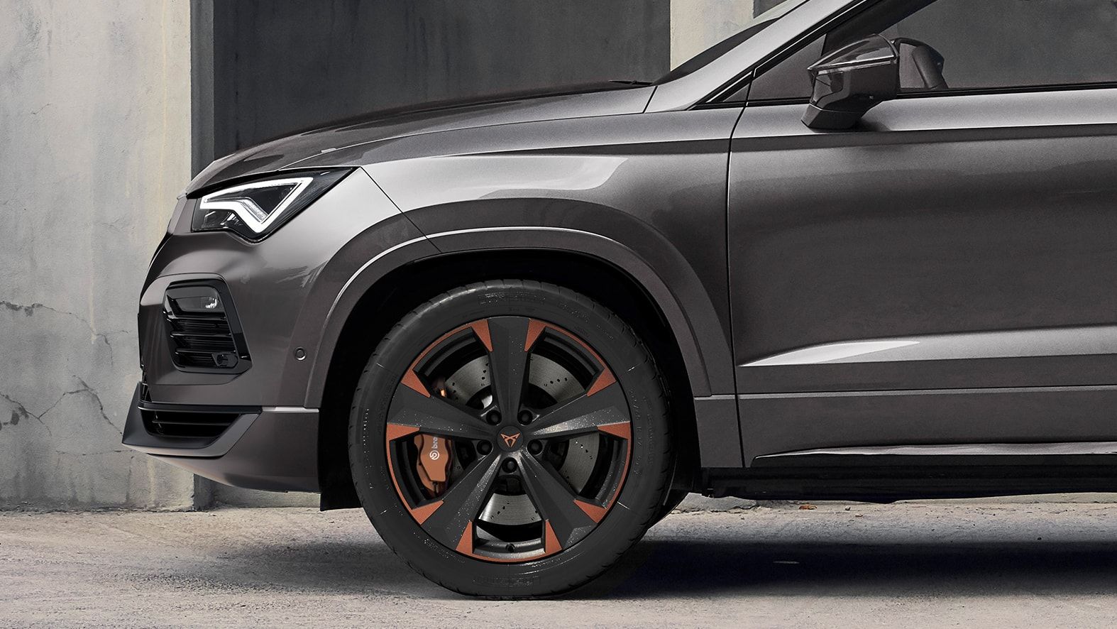 CUPRA Ateca seitliche Vorderansicht