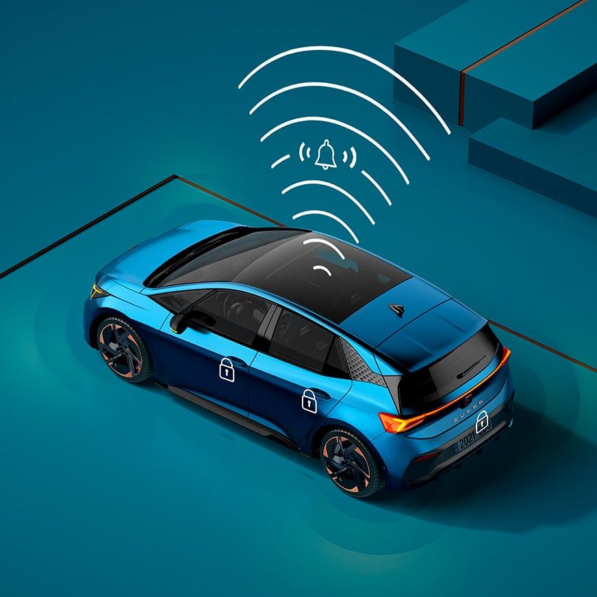 CUPRA Born Lava-blau mit der Autoalarmanlage